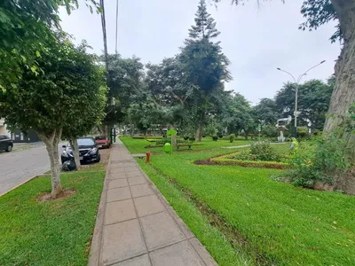 Venta de Departamento en Santiago de Surco - Lima 4 Dormitorios