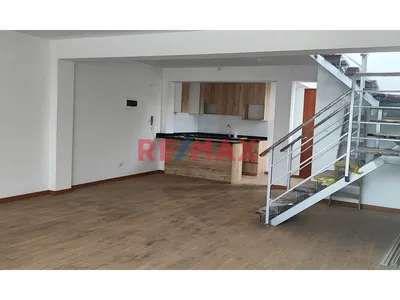 Se Vende Hermoso Duplex En Puente Piedra