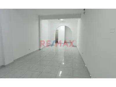 🔥 Local Comercial De Estreno En Av. Los Fresnos – La Molina