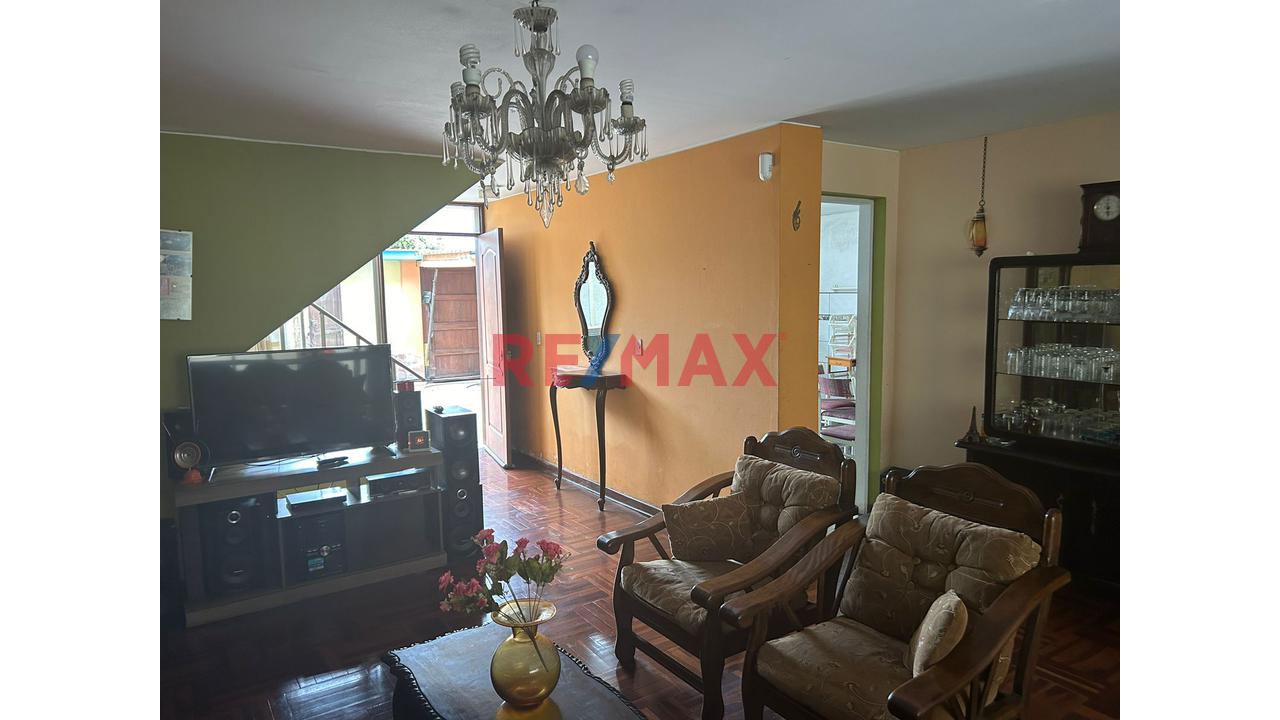 Vendo Amplia Casa En Surco Urbanizacion El Doral Irma Gamero De Planas