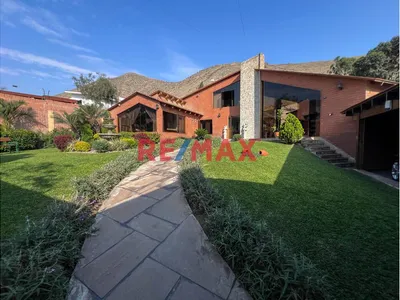 Casa en venta · Av. del Parque 904, La Molina · 507 m², 4 dorm.
