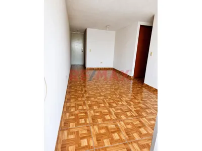 Departamento En Alquiler Con Cochera – La Floresta, Chorrillos*