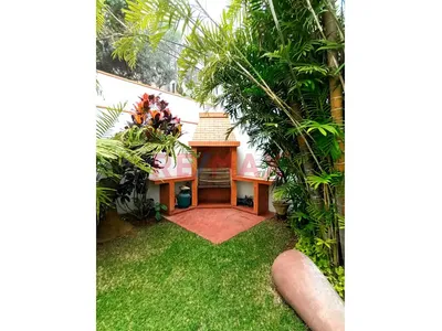 Alquilo En San Isidro Primer Piso Con Amplio Jardín Y Bbq