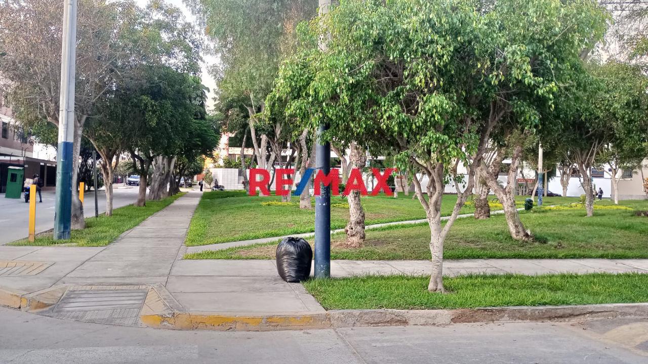 Venta Lindo Departamento Primer Piso Con Terraza De Estreno Surco