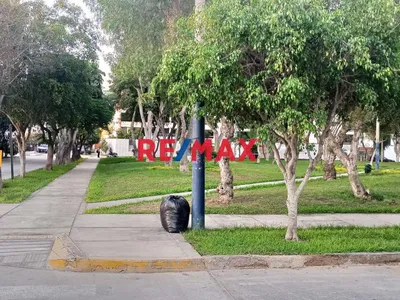 Venta Lindo Departamento Primer Piso Con Terraza De Estreno Surco
