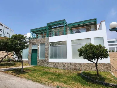 Venta de Casa de Playa en Cerro Azul - Cañete 7 Dormitorios