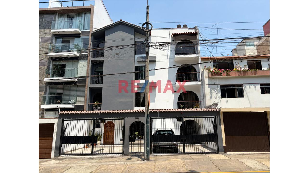 Venta De Departamento En Surco Con Cochera