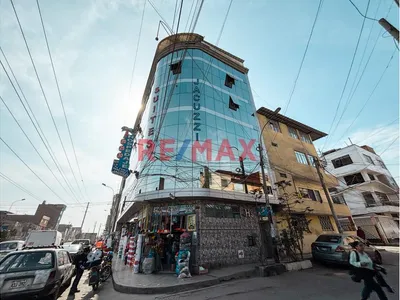 Venta De Hostal En Comas De 5 Pisos Mas Azotea