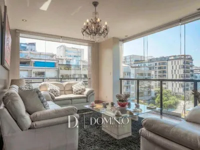 Venta de Departamento en Santiago de Surco - Lima 4 Dormitorios 