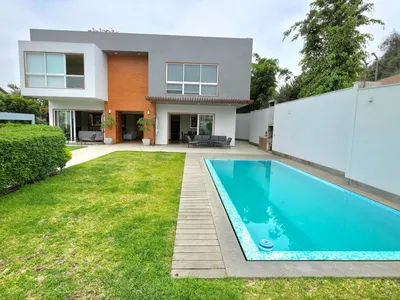 Casa en venta · Av los Olivos 153, La Molina · 422 m², 5 dorm.
