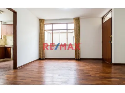 Departamento De 3 Dormitorios En San Isidro – 82 M² – Us$140,000