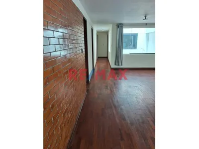 Alquiler Flat  Sta.Patricia La Molina. 2Do.Piso.3Habitaciones.2Baños.Estacionamiento