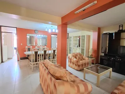 Villa Maria Del Triunfo Casa De Tres Pisos En Venta