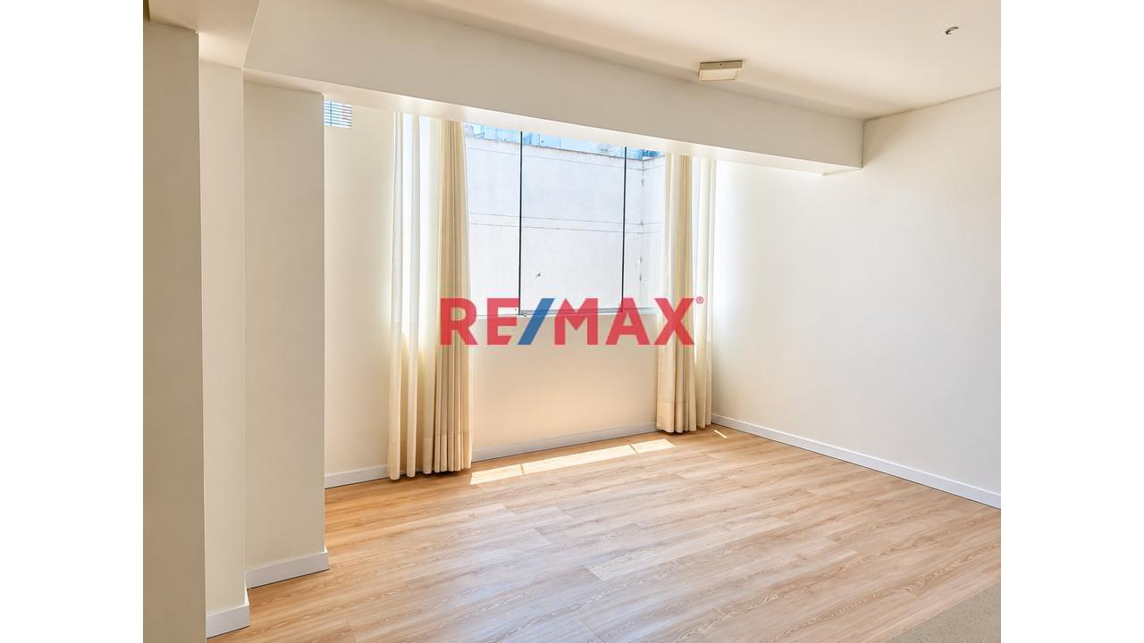 🏠 Departamento En Venta – Breña |  1Er Piso | 3 Dorm | Cochera Techada 🚗