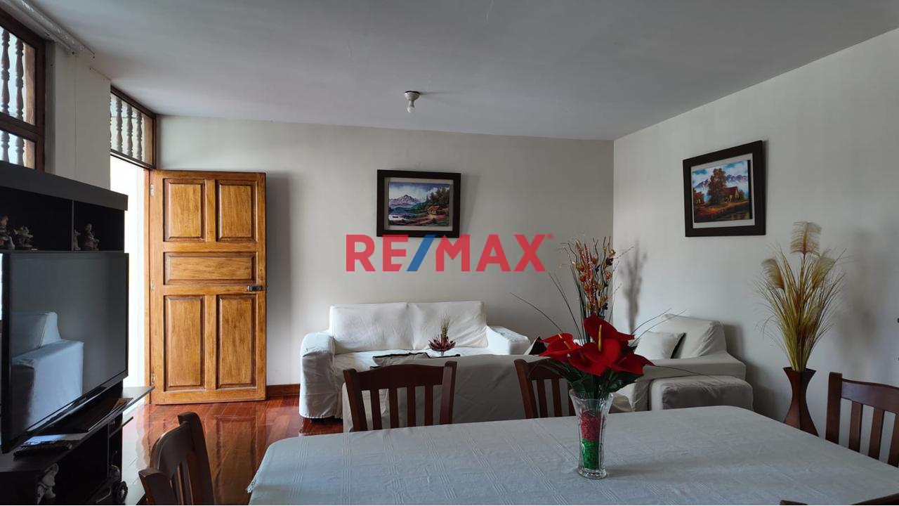 Venta De Casa En Urb California 150 M2 3 Pisos A Dos Cuadras Del Parque Grande