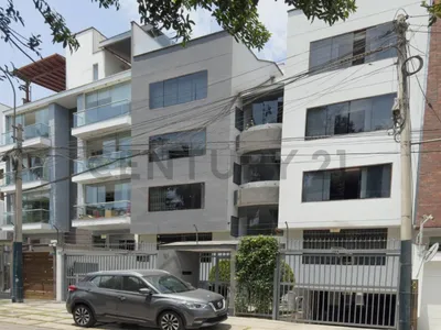 Venta de Departamento en Santiago de Surco - Lima 3 Dormitorios