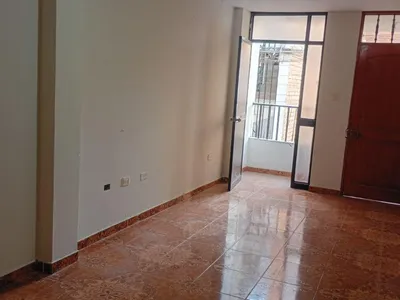 Venta de Casa en Los Olivos - Lima 9 Dormitorios 