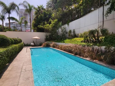 Venta de Departamento en Santiago de Surco - Lima 4 Dormitorios