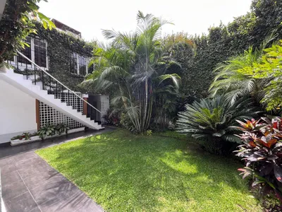 Casa en venta · Calle los Naranjos 283, San Isidro · 498 m², 6 dorm.