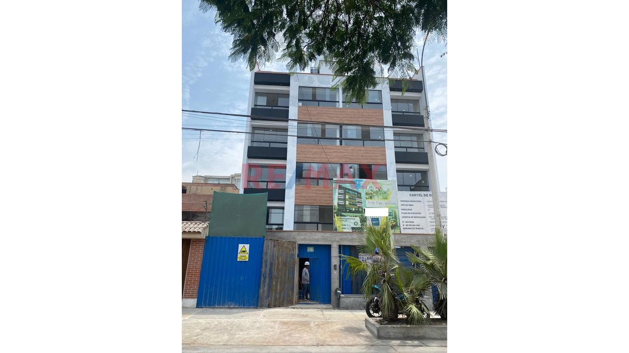 Venta De Duplex En  Estreno + 1 Estacionamiento En San Borja