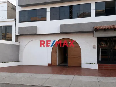 Local Comercial En Alquiler En Una Ubicación Estratégica Entre Barranco Y Miraflores