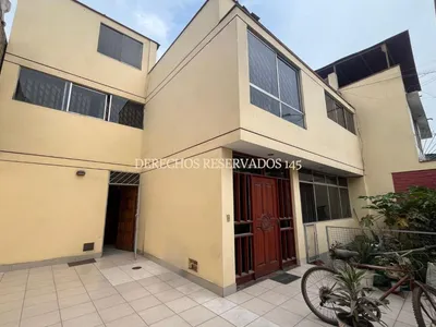 Venta de Casa en Ate - Lima 3 Dormitorios