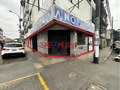 Local Comercial En Esquina - Primer Piso - Avenida Perú Cdra 25