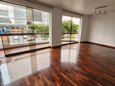 Venta de Departamento en Santiago de Surco - Lima 3 Dormitorios