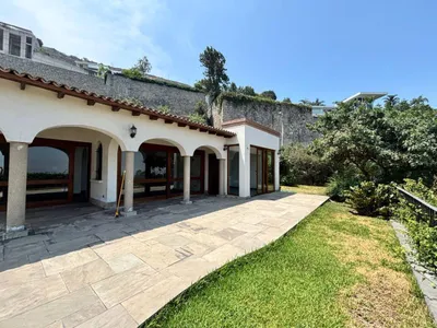 Venta de Casa en Santiago de Surco - Lima 4 Dormitorios