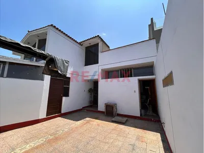 Casa Con Piscina En San Borja – 300 M² – Cerca A La Rambla