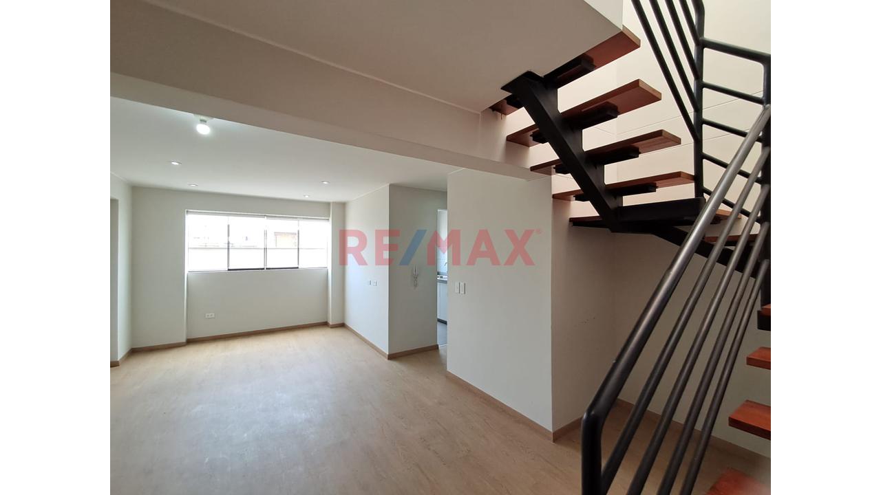 Se Vende Duplex De 124 M2  Con Terraza En Salamanca