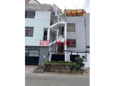 Ate, Departamento Duplex En Venta - Urbanizacion Salamanca