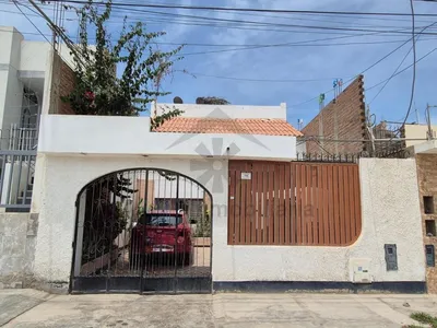 Venta de Casa en Jose Leonardo Ortiz - Chiclayo 6 Dormitorios 