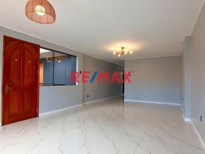 Departamento En Alquiler En Surco Con Balcón, Parque Y 2 Dormitorios | Surco