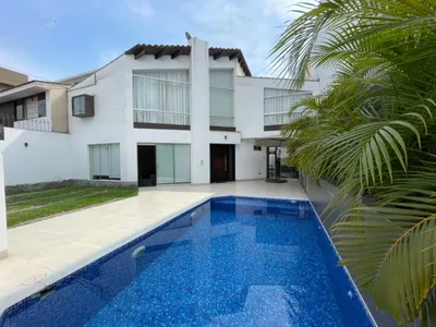 Casa en venta · Calle las Caobas, La Molina · 450 m², 4 dorm.