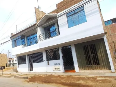 Venta de Casa en Puente Piedra - Lima 5 Dormitorios 