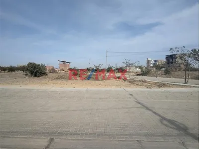 Terreno en venta · Urb. Miraflores Boulevard Park Plaza, Castilla · 360 m²