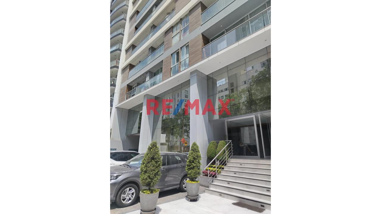 ¡Alquiler De Departamento De 100 M² En Barrio Médico, Límite Con Miraflores Con Cochera