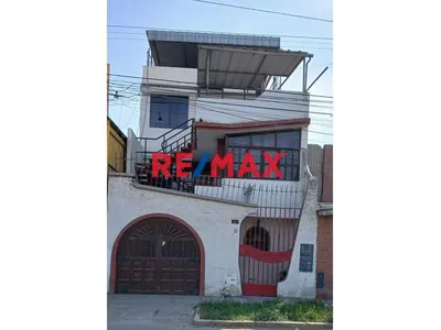 Vendo Casa 3 Pisos + Azotea Av. Honorio Delgado Urb El Bosque 273M2 - Trujillo - $185.000