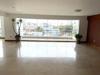 Venta de Departamento en San Isidro - Lima 4 Dormitorios