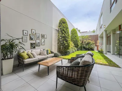 Venta de Casa en Santiago de Surco - Lima 4 Dormitorios