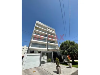 Amplio, Lindo Y Moderno Departamento En Urb Privada