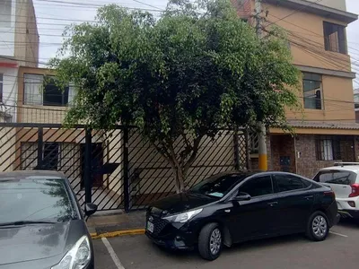 Venta de Casa en Ate - Lima 7 Dormitorios 