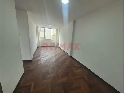 Vendo Departamento De 68 M² En Surco: Conectividad | Frente A Wong Y A Pasos Del Metro