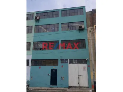 Alquiler De Local Comercial Industrial En El Tercer Piso De La Mejor Zona Industrial De San Luis ,Urb. El Pino