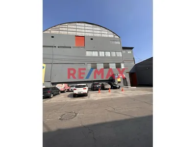 Se Alquila Locales Industriales En Estreno Ate