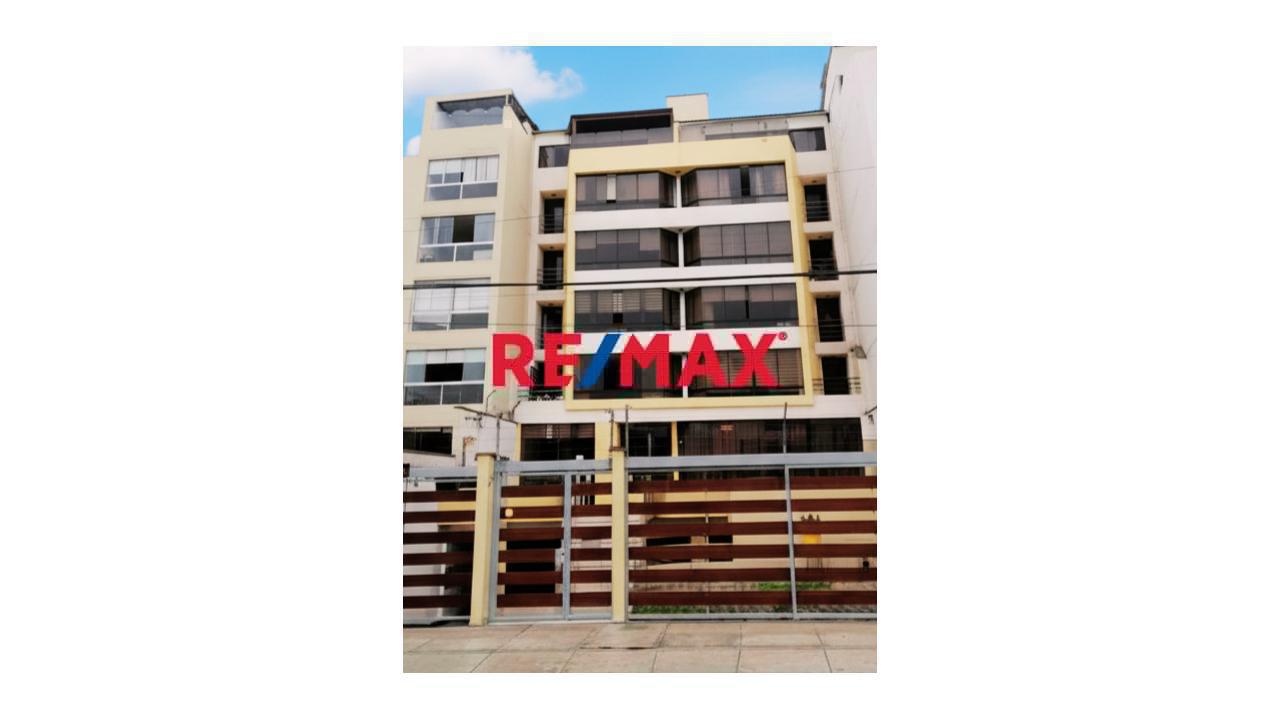 Venta Amplio Departamento En Surco - 1Er Piso