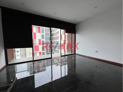 Alquilo Amplio Departamento De 177.84 M2 Con Oficinas Administrativas De Estreno Para Empresa En La Merced - Trujillo