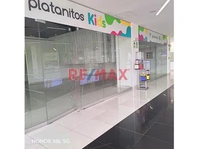 Alquilo Local Comercial En C.Comercial Vulcano -Ate