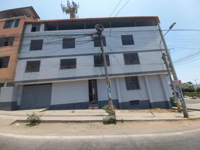 Venta de Casa en Villa El Salvador - Lima 8 Dormitorios 